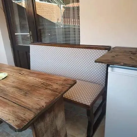 Rali Апартамент *