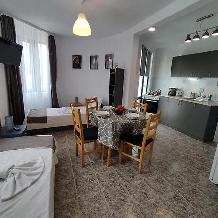 Апартамент Rali